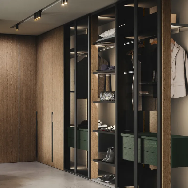 Evans Wardrobe interior